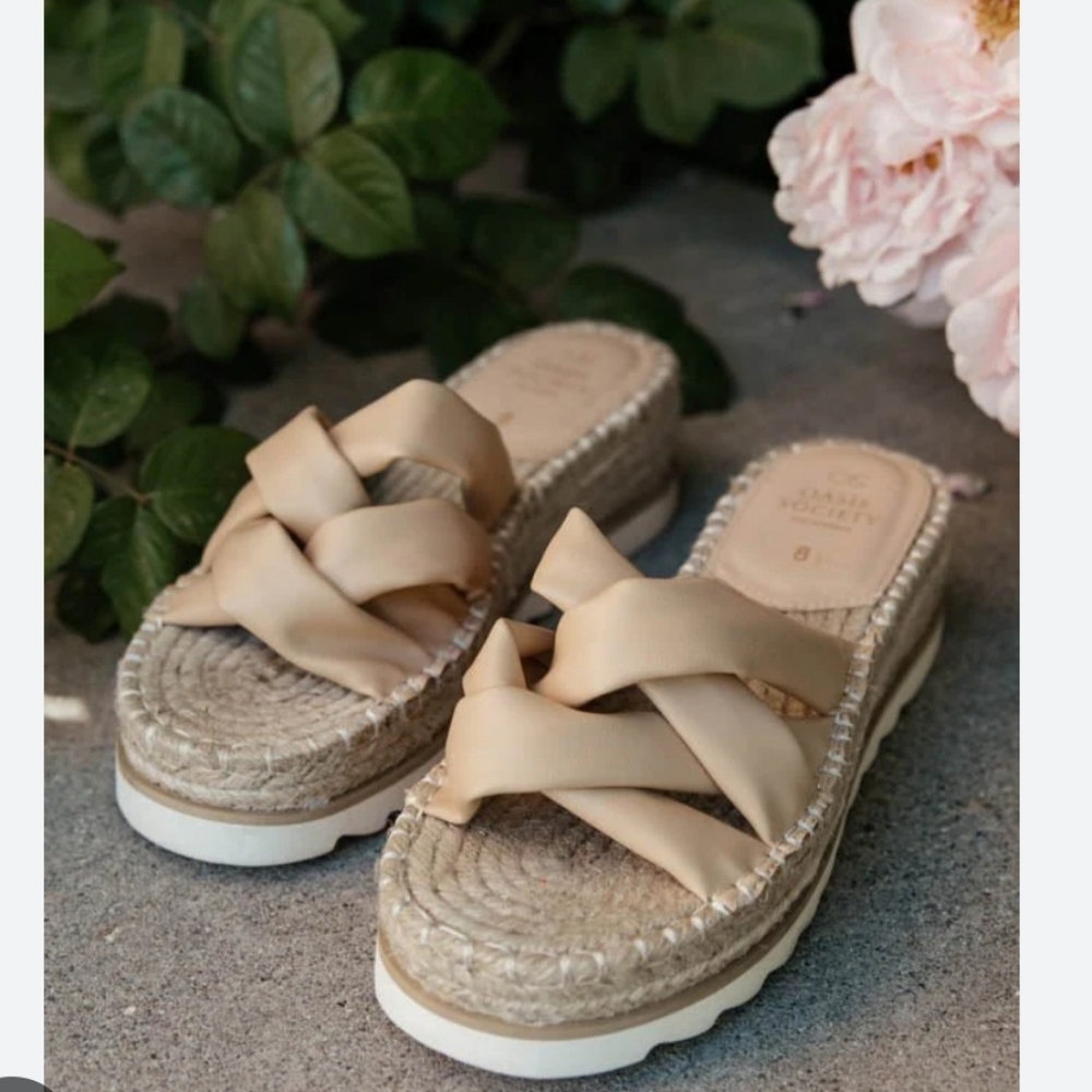 Bohme Oasis Society Rebel Espadrilles in Nude size 9